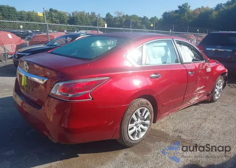 2015 Nissan Altima 2.5 S z USA, uszkodzony, nr VIN 1N4AL3AP8FN379906